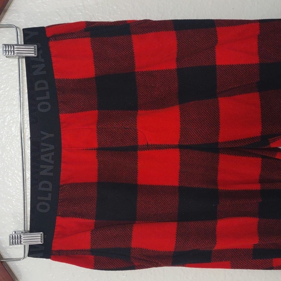 USED OLD NAVY BOYS PAJAMA PANTS COLOR BLACK AND RED PLAID SIZE L (10/12) - Picture 2 of 9